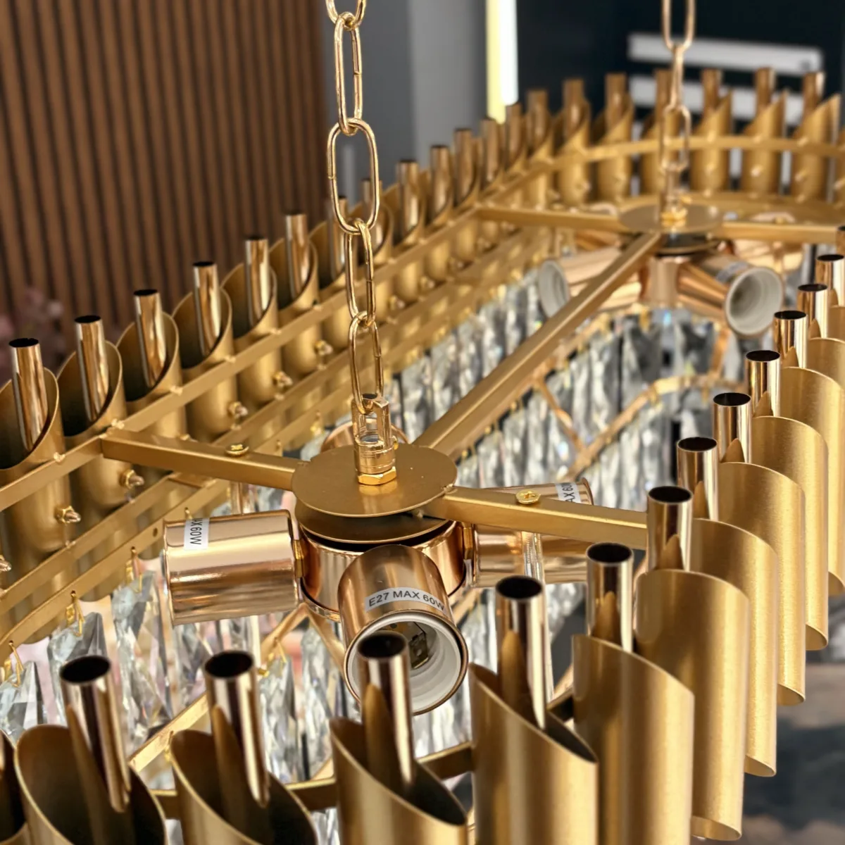 Candelabru Luxury Cristal Gold - Grand Edition 80 cm – Cristal K9 Premium și Metal Auriu, 8 Becuri E14, Design Modern pentru Dining și Living - imagine 11