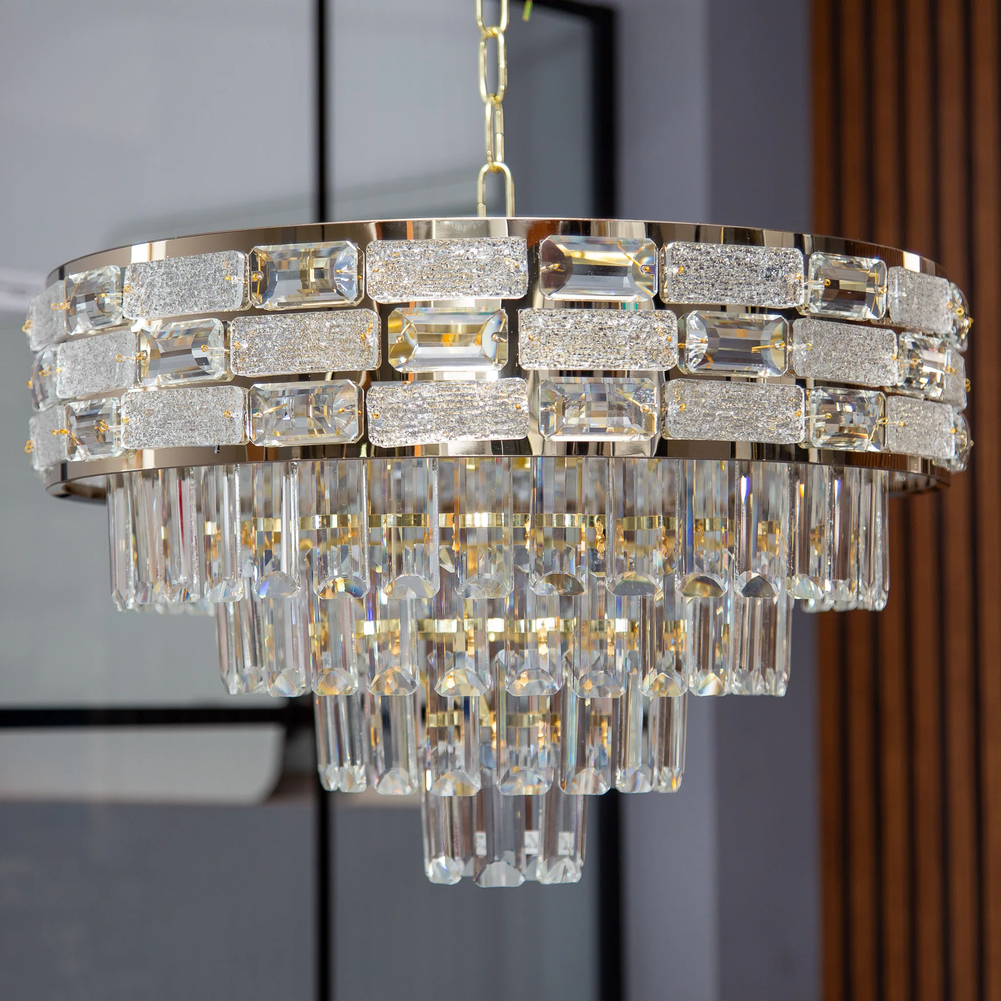 IMG_7818 Candelabru Majestic Crystal Gold 50 cm – Cristal K9 Premium, 8 Surse, Finisaj Auriu Regal - imagine 1