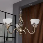 Candelabru Clasic Vintage Bronze – Lustră cu 3 Surse de Lumină, Abajururi din Sticlă Mată și Detalii Filigran, Ideală pentru Hol, Bucătărie sau Dormitor - imagine 2