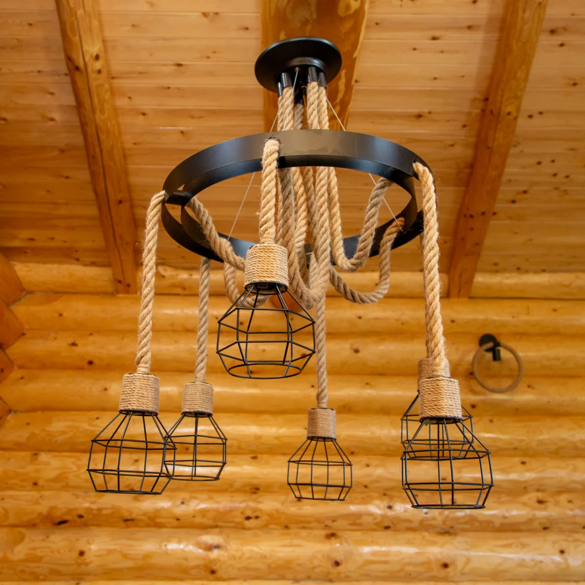 Candelabru Suspendat Rustic cu 6 Pendule 72 cm – Metal Negru și Sfoară Naturală, 6 Becuri E27 - imagine 8