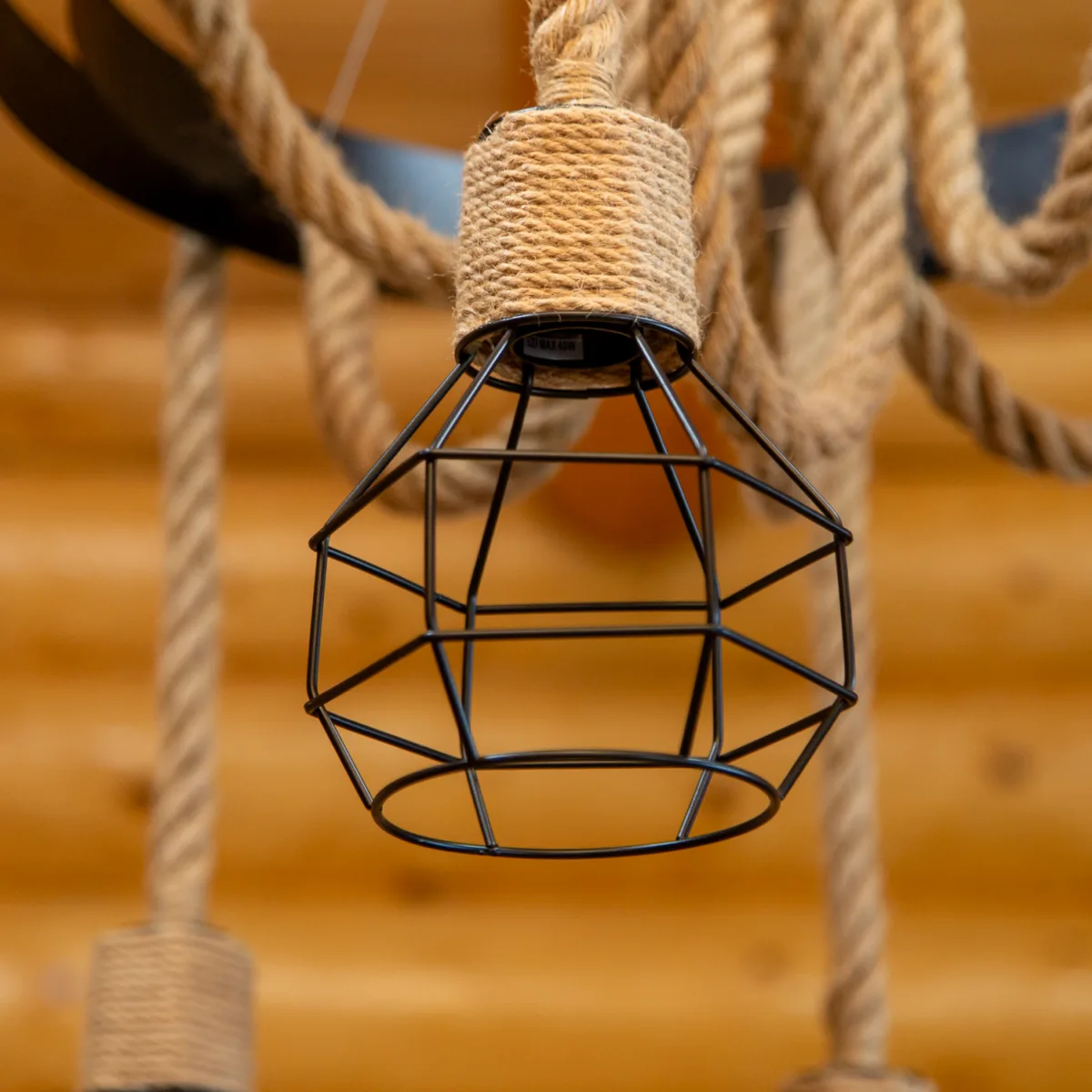 Candelabru Suspendat Rustic cu 6 Pendule 72 cm – Metal Negru și Sfoară Naturală, 6 Becuri E27 - imagine 11