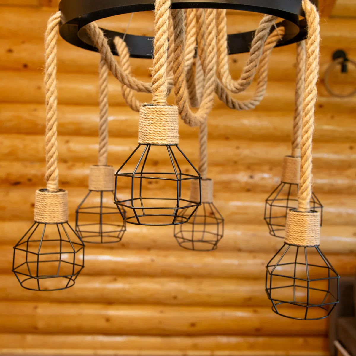 Candelabru Suspendat Rustic cu 6 Pendule 72 cm – Metal Negru și Sfoară Naturală, 6 Becuri E27 - imagine 12