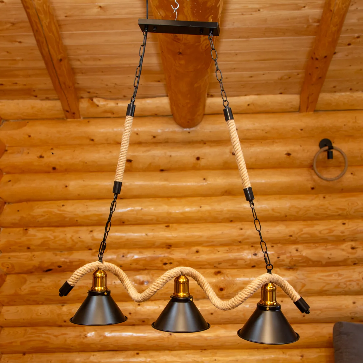 Lustră Suspendată Rustic Modernă cu Sfoară Ondulată 78 cm – Metal Negru cu Accente Aurii, 3 Becuri E27 - imagine 2