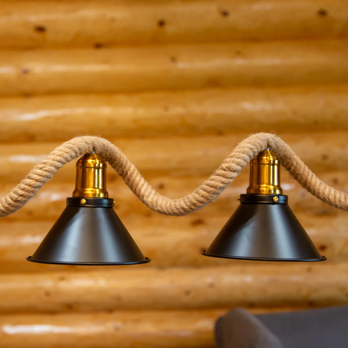 Lustră Suspendată Rustic Modernă cu Sfoară Ondulată 110 cm – Metal Negru cu Accente Aurii, 4 Becuri E27 - imagine 7