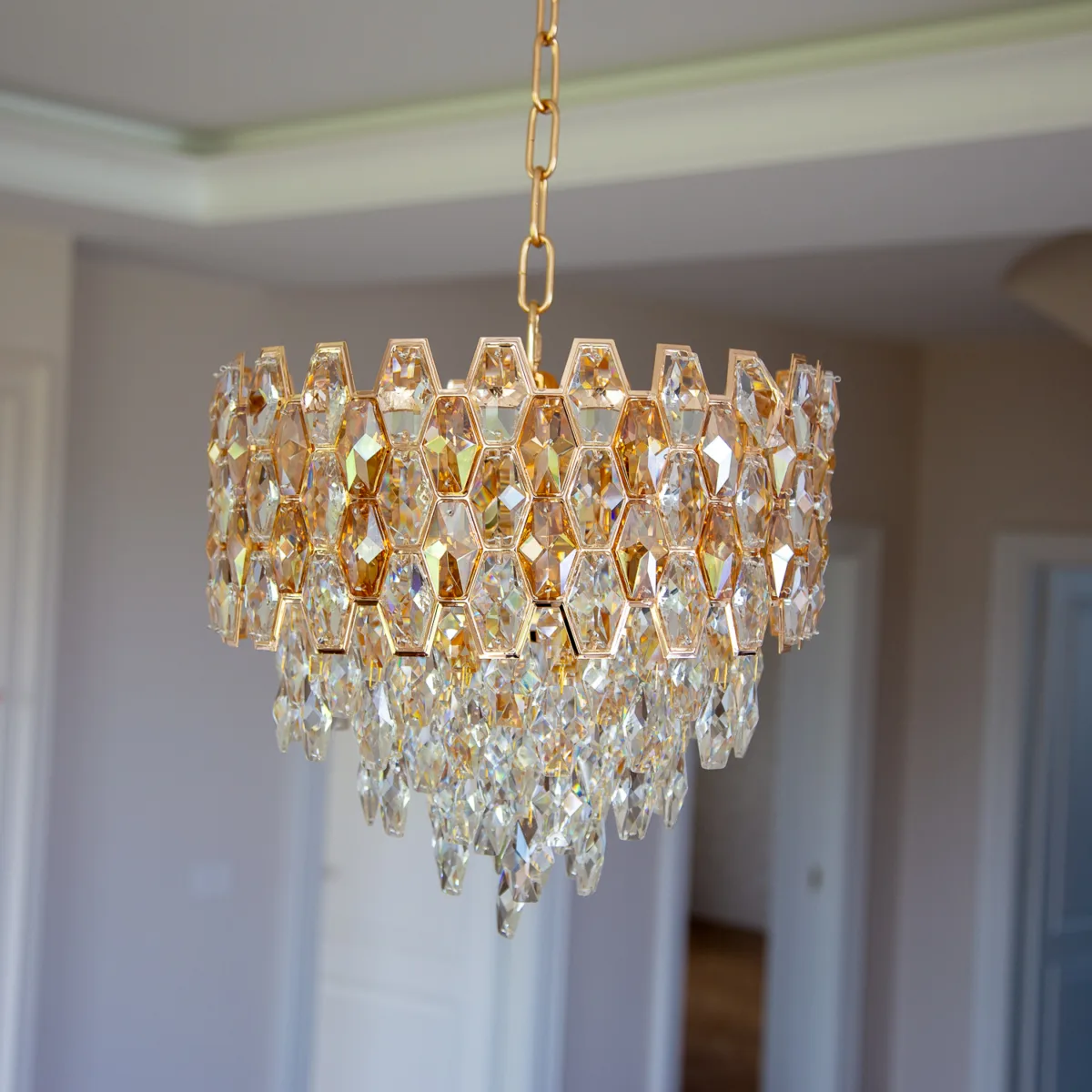 Candelabru Royal Cristal Gold 40 cm – Cristal K9 Premium și Metal Auriu, 5 Becuri E14, Design Elegant pentru Living și Dormitor - imagine 2