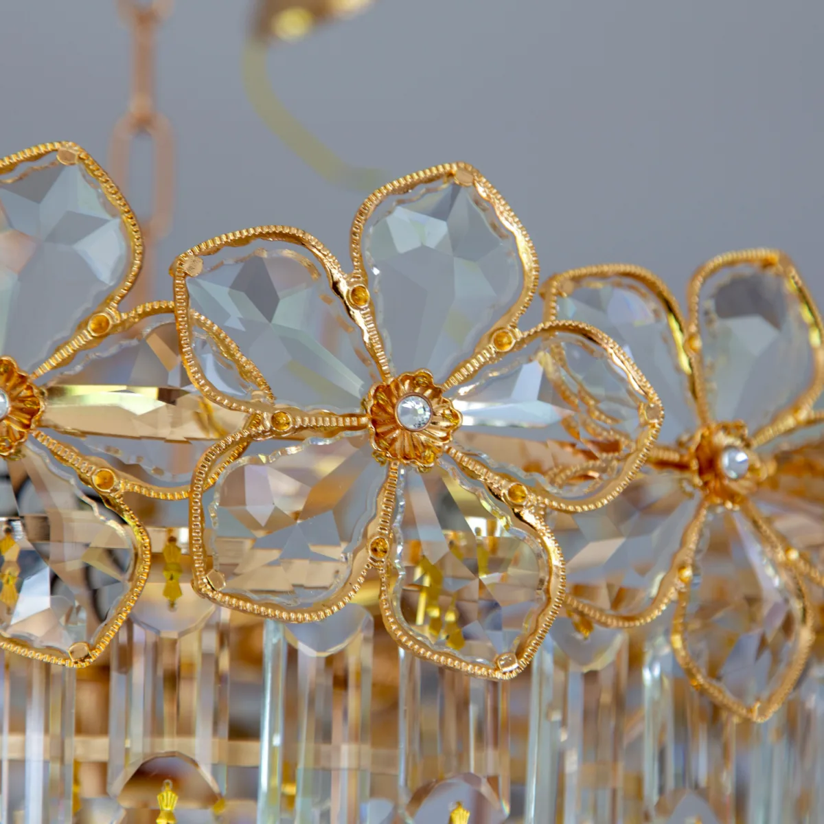 Candelabru Luxury Flower Cristal Gold 60 cm – Cristal K9 Premium și Metal Auriu, 10 Becuri E14, Design Luxos pentru Living și Dining - imagine 14